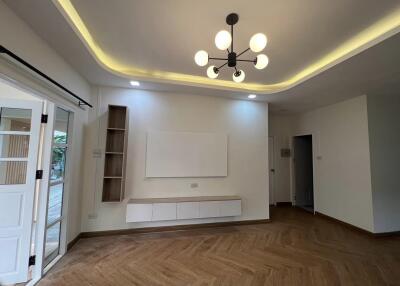 2 Bedroom House for Sale in Suthep