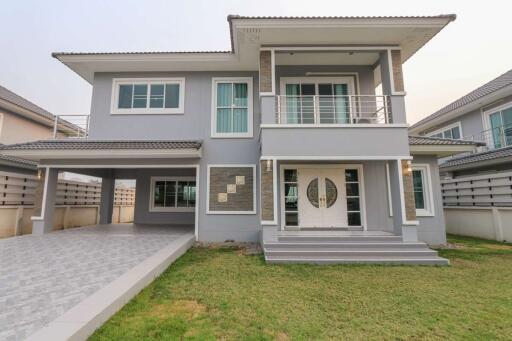 “Spacious 5-Bed House for Rent in Family-Friendly Thanaporn Park Home 5”