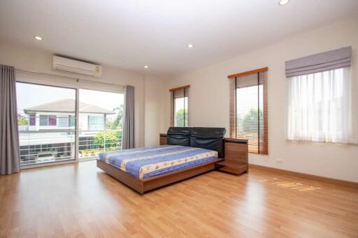 Wararom Charoenmuang 3 Bedroom House to Rent