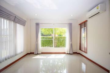 Wararom Charoenmuang 3 Bedroom House to Rent