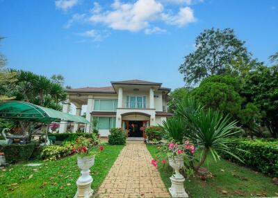 5 Bed House For Sale In East Pattaya - Not In A Village