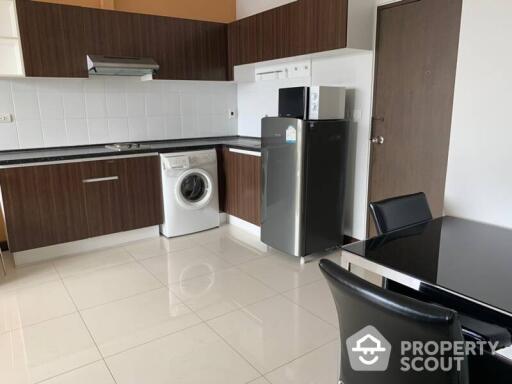 1-BR Condo at Vista Garden Condominium near BTS Phra Khanong