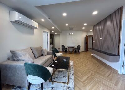 2 bed Condo in Las Colinas Khlong Toei Nuea Sub District C020933