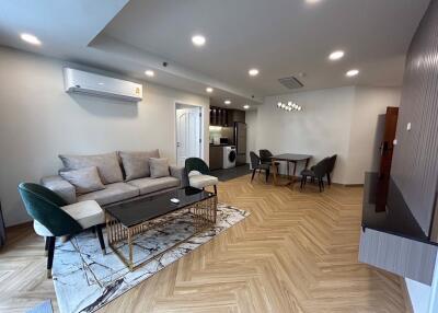 2 bed Condo in Las Colinas Khlong Toei Nuea Sub District C020933