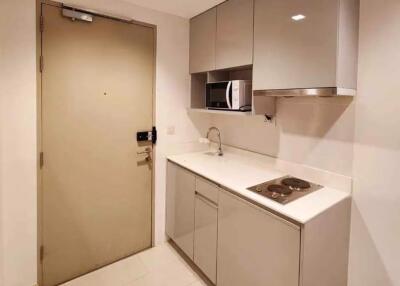 2 bed Condo in Ideo Mobi Sathorn Banglamphulang Sub District C020930