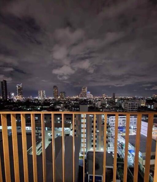 2 bed Condo in Ideo Mobi Sathorn Banglamphulang Sub District C020930