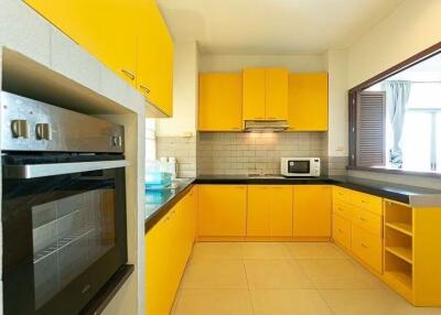 3 bed Duplex in Fair Tower Phra Khanong Sub District D017389