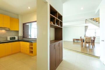 3 bed Duplex in Fair Tower Phra Khanong Sub District D017389