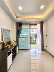 2 Bedrooms Townhouse East Pattaya H011763