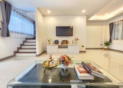 2 Bedrooms Townhouse East Pattaya H011763