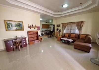 3 Bedrooms Villa / Single House in Ponthep 6 East Pattaya H011762