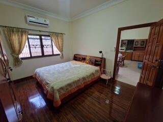 3 Bedrooms Villa / Single House in Ponthep 6 East Pattaya H011762