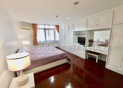 2-Bedrooms Condo - Sukhumvit 55 (Thong Lo)