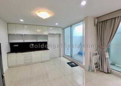 4-Bedrooms Townhouse - Thong Lo BTS