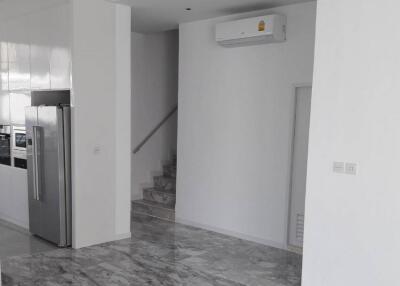 4 Bedroom Townhouse  Prompak Gardens Thonglor