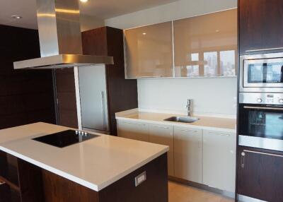 2 Bedroom in Oriental Residence Wireless Road For Rent