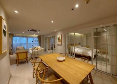 2 Bedroom For Rent in State Tower Sathorn