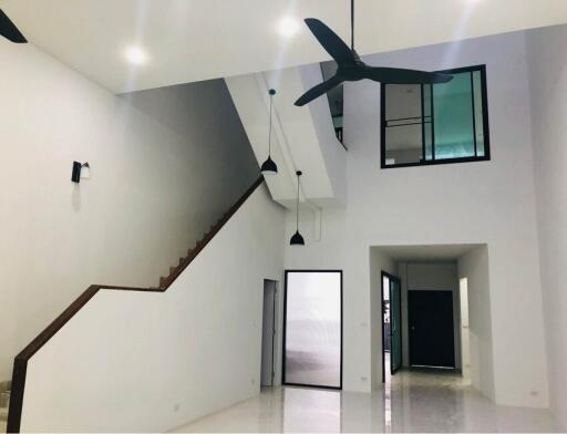 5 Bedroom Townhouse For Rent in Phra Khanong