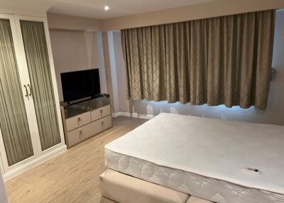 Raintree Villa | Spacious 1 Bedroom Condo For Rent in Thonglor