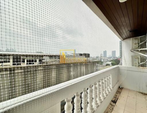 United Tower  Renovated 3 Bedroom Condo in Thonglor