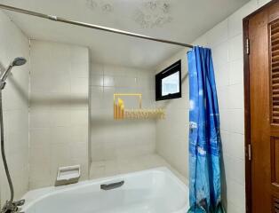 Le Premier 2  Spacious 4 Bedroom Duplex Penthouse in Thonglor