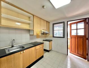 Le Premier 2  Spacious 4 Bedroom Duplex Penthouse in Thonglor