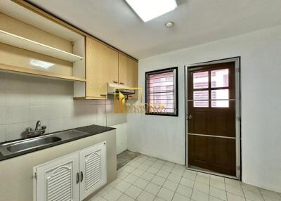 Le Premier 2  Classic Style 2 Bedroom Property in Thonglor