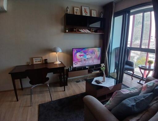 Taka Haus | Modern 1 Bedroom Condo in Ekkamai