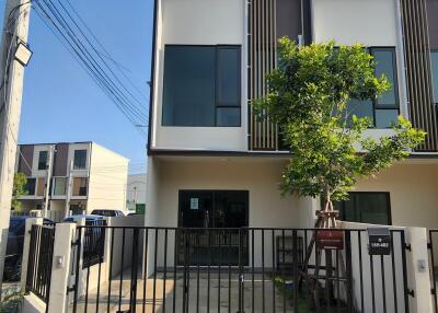 Townhouse for Rent at Altitude Kraf Bangna