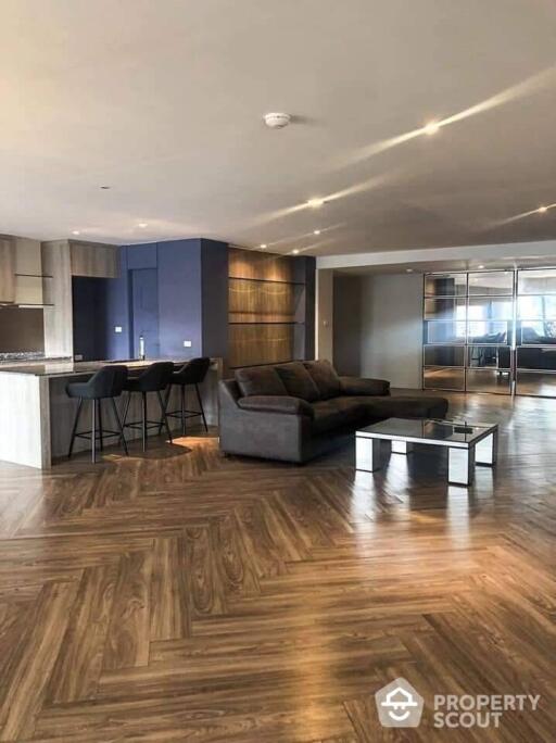 3-BR Condo at Tbi Tower near BTS Phrom Phong