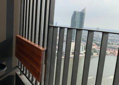 1-BR Condo at Chapter Charoennakhorn - Riverside near BTS Krung Thon Buri