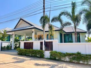 3 Bedrooms Villa / Single House in Nibbana Shade East Pattaya H011767