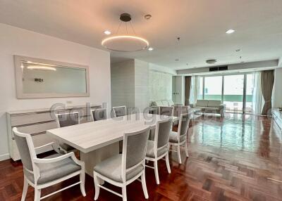 3-Bedrooms Family-Friendly Apartment - Phrom Phong BTS