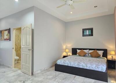 Spacious bedroom with en-suite bathroom