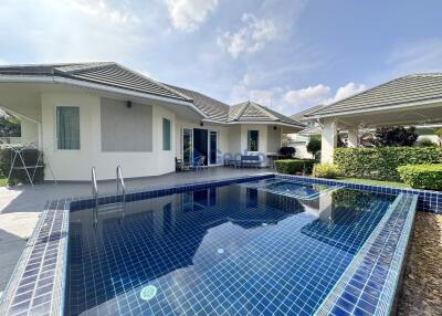 3 Bedrooms House in Green Field Villa 5 East Pattaya H011525