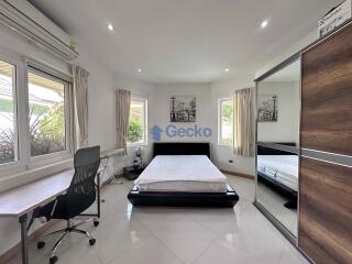 3 Bedrooms House in Green Field Villa 5 East Pattaya H011525