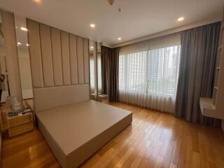 Condo for Sale at The Emporio Place