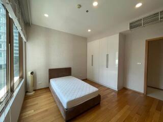 Condo for Sale at The Emporio Place