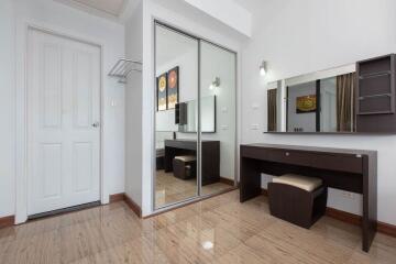 Condo for Sale, Rented at Supalai Premier Place Asoke