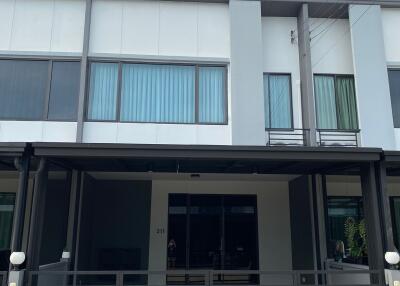 Townhouse for Rent at Pleno Bangna-Wongwean