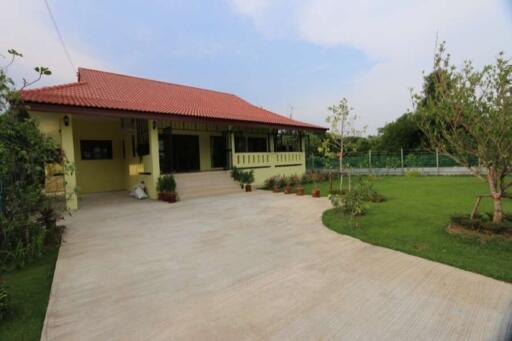 Single storey house to rent at Nam Phrae