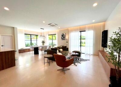New modern house in Huay Yai for sale