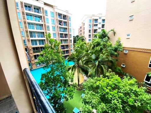 Nice 1-bedroom condo with pool view
