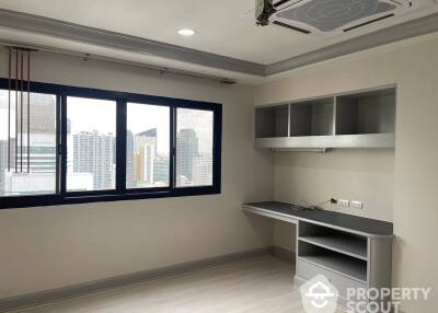 3-BR Apt. near MRT Sukhumvit