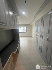 3-BR Apt. near MRT Sukhumvit