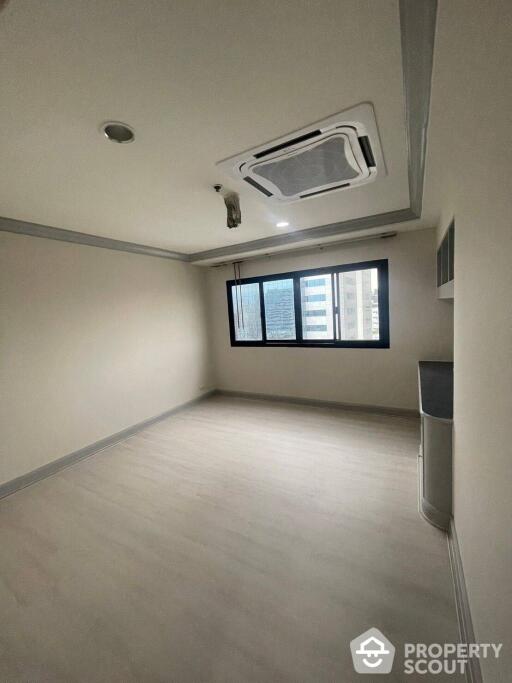 3-BR Apt. near MRT Sukhumvit