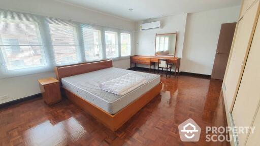 2-BR Apt. near BTS Phloen Chit