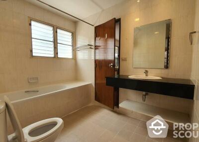 1-BR Apt. near BTS Phloen Chit