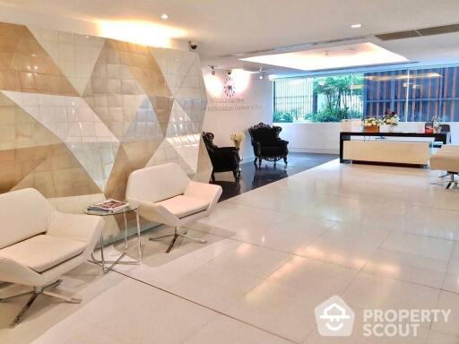 1-BR Condo at Collezio Sathorn-Pipat near BTS Chong Nonsi