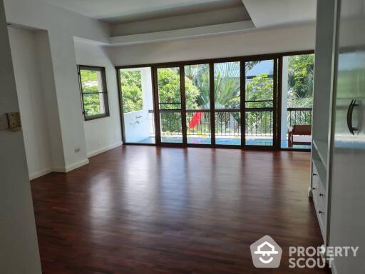 4-BR Apt. near BTS Phloen Chit